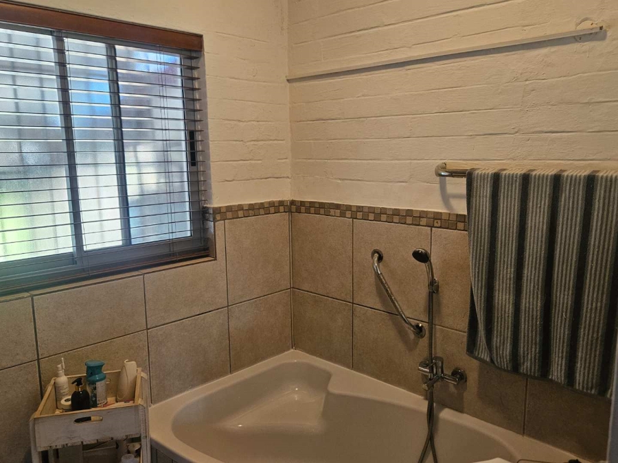 4 Bedroom Property for Sale in Pearly Beach Western Cape